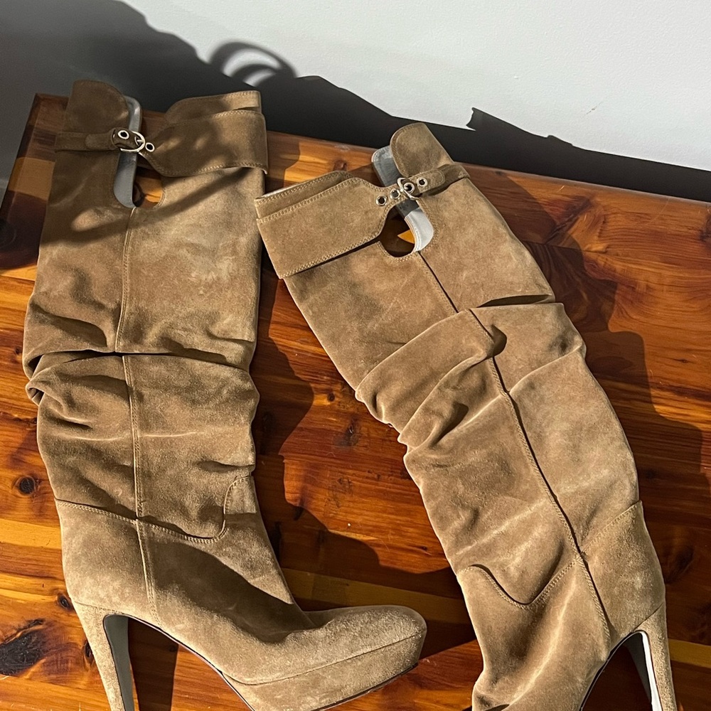 Sergio Rossi Tan Suede Slouch Knee Boots with Buckle - Picture 11 of 15